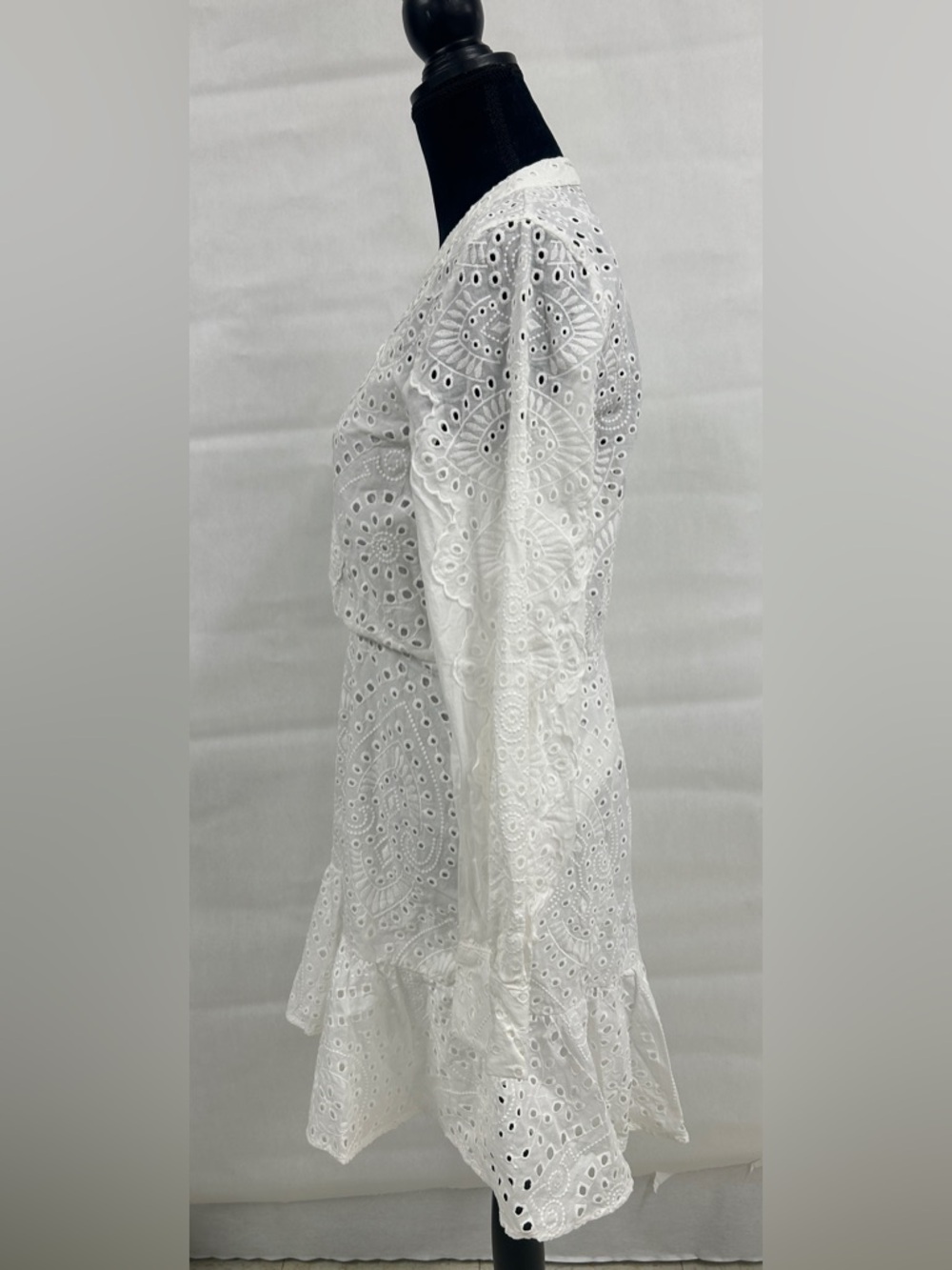 BCBGMAXAZRIA White Eyelet Lace Mini Dress Size 12 Boho Cottagecore Romantic - Picture 3 of 14